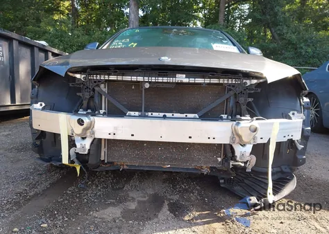 2017 Mercedes-Benz E 300 4Matic z USA, uszkodzony, nr VIN WDDZF4KB5HA023068